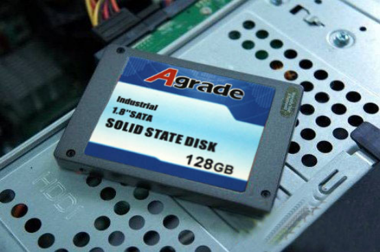 SSD固態(tài)硬盤(pán)